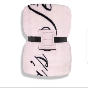 Victoria's Secret Sherpa Blanket - NWT
